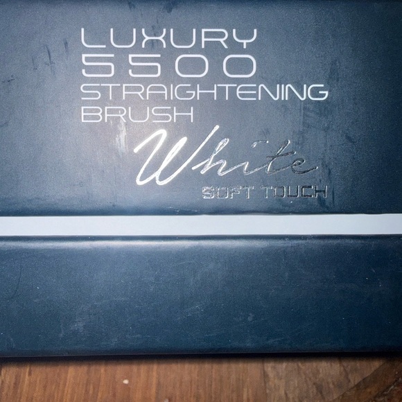 Pro Cabello Straightening Brush Luxury 5500 model in White Soft Touch-NIB